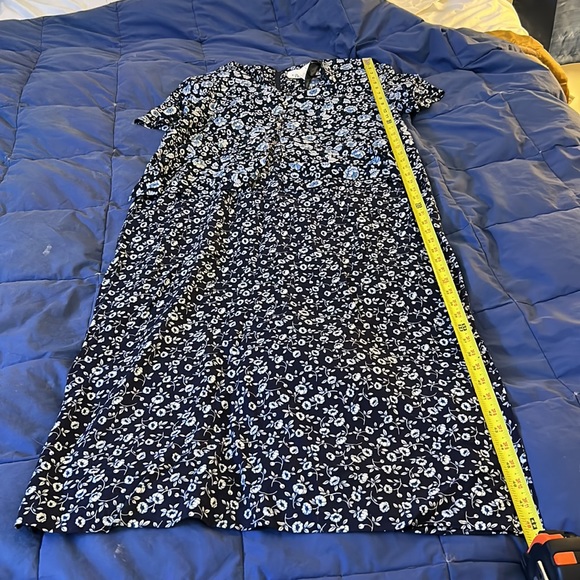 One length dress size 16 P color blue, white floral pattern - Picture 2 of 10